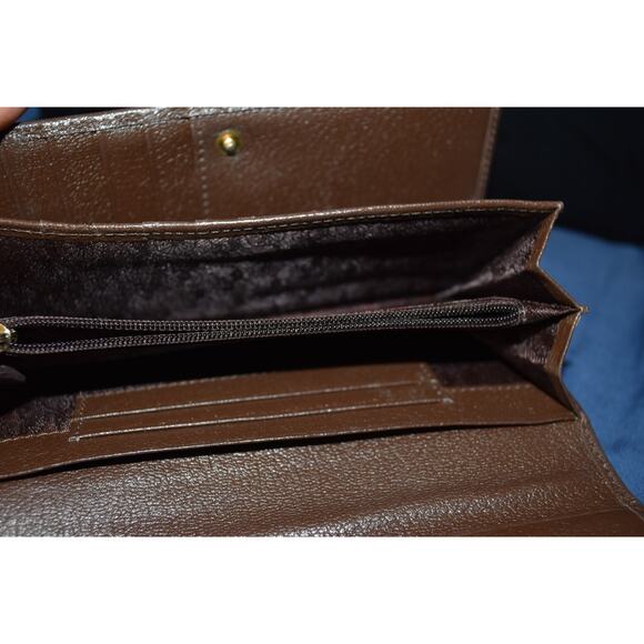 Bean Pole Trifold Wallet - Picture 6 of 8